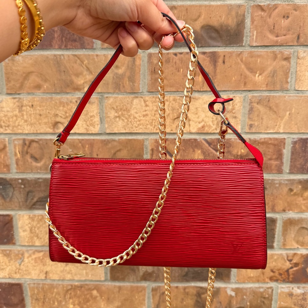 Louis Vuitton Epi Pochette crossbody shoulder bag